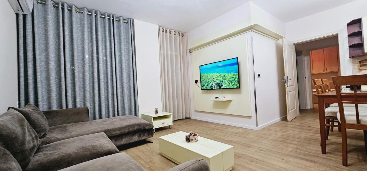 Discover Tirana From Our 3-Room Apartment With Free Parking-Komuna E Parisit Extérieur photo