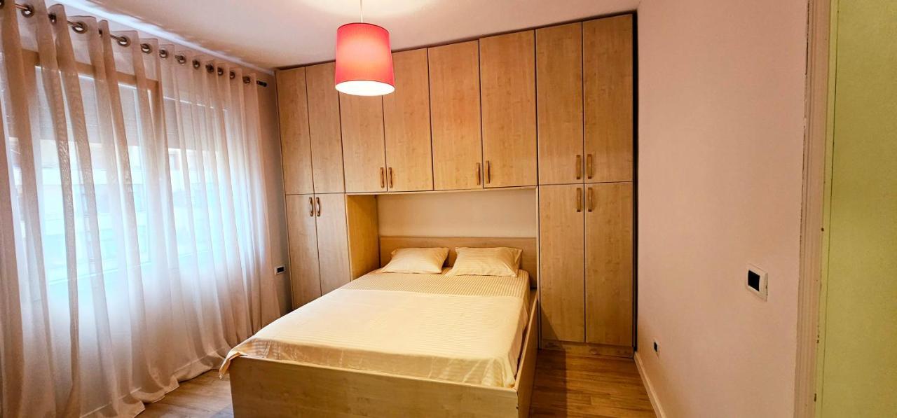 Discover Tirana From Our 3-Room Apartment With Free Parking-Komuna E Parisit Extérieur photo